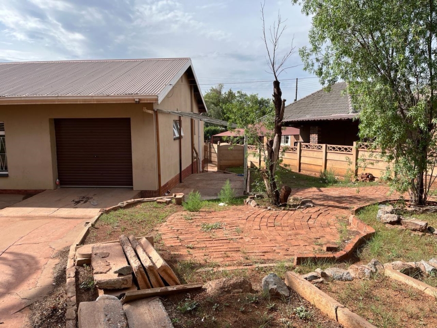 3 Bedroom Property for Sale in Postmasburg Northern Cape